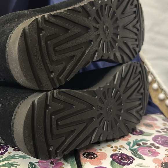 UGG Classic Femme Lace Bootie Black size 8.5 - Picture 11 of 11